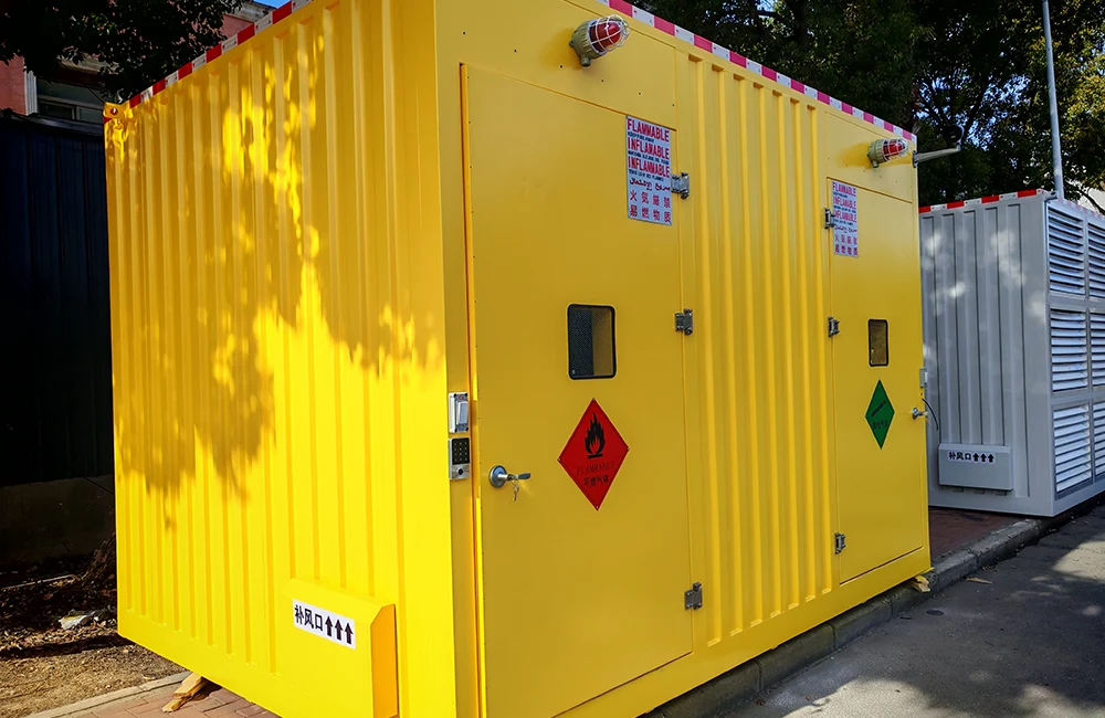 Does the storage cabinet need ventilation?